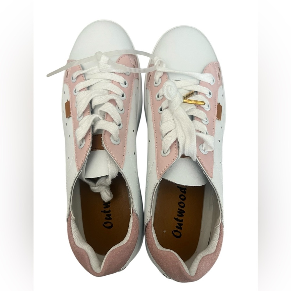 NWOT Outwoods Shauna women’s 8 white and pink lace up sneakers with air holes - Picture 4 of 8